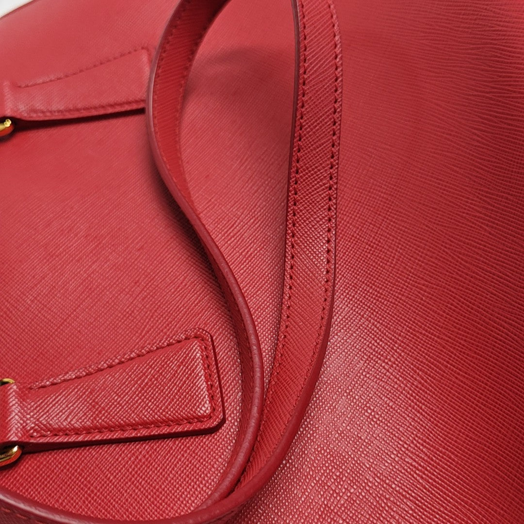 Calfskin Shoulder Bag Red