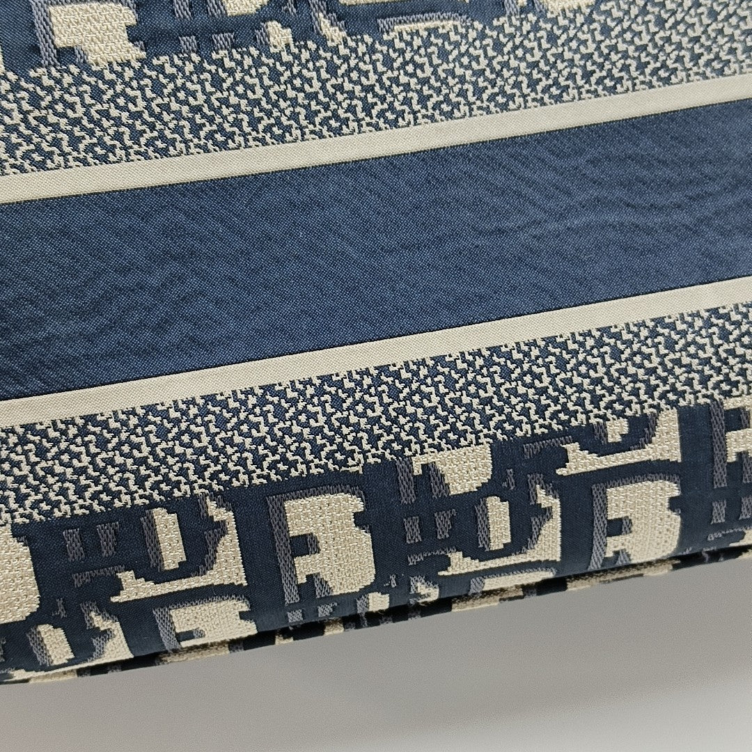 Diortravel Nomad Medium Canvas Blue