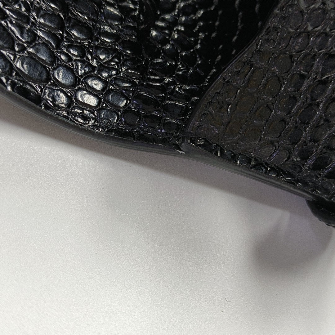 MANHATTAN Medium Calfskin Black