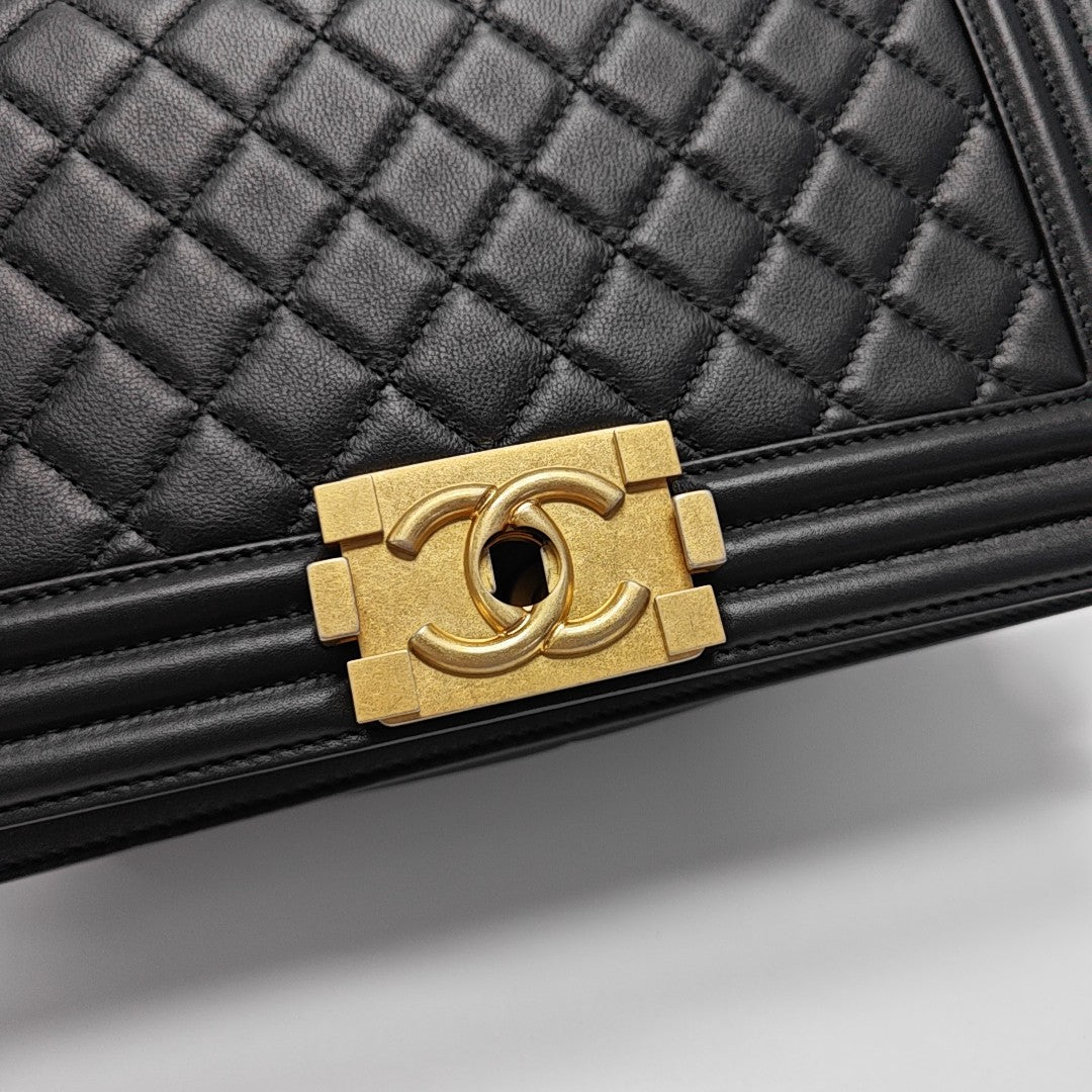 BOY CHANEL Medium Quilted Calfskin Black