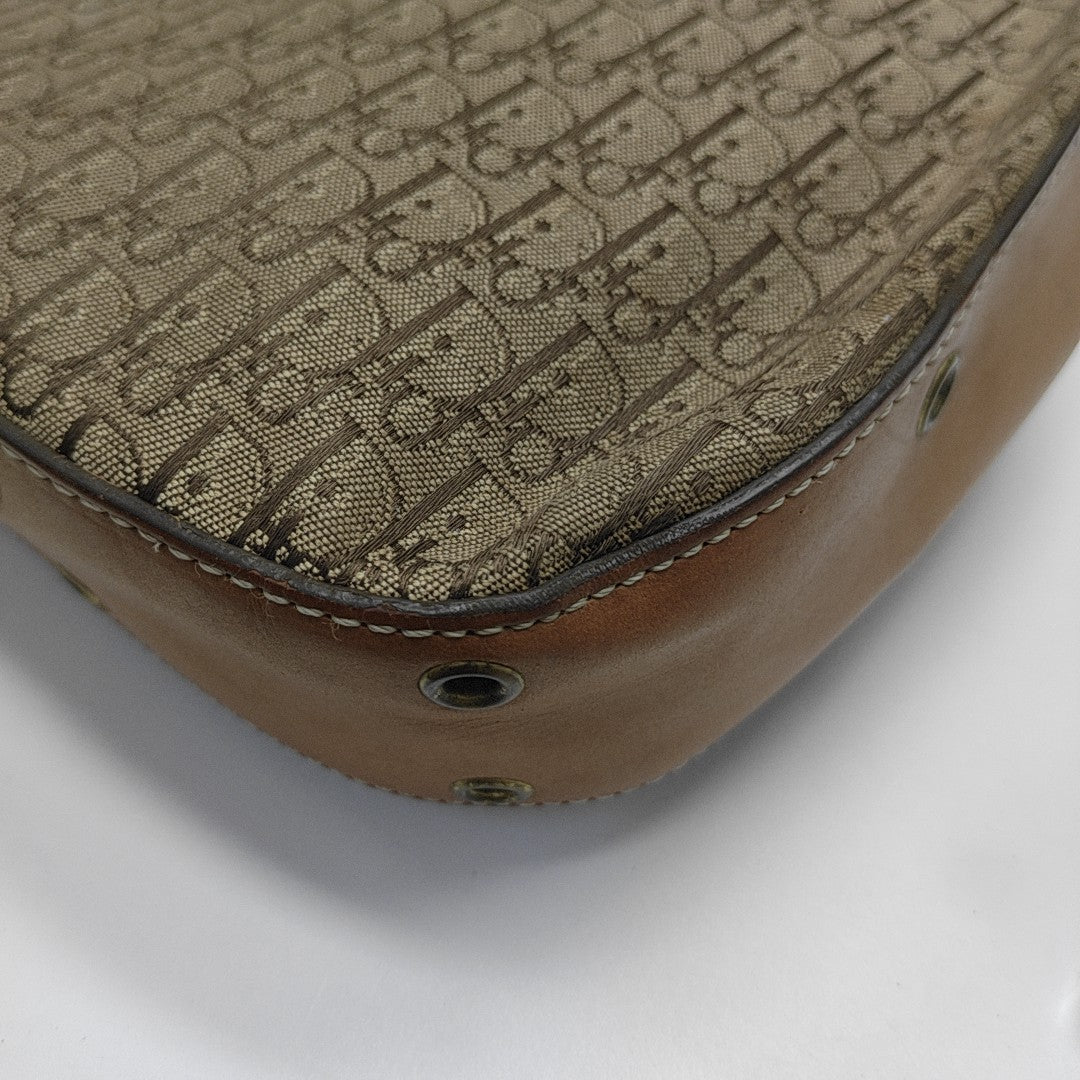 Street Chic Oblique Canvas Brown