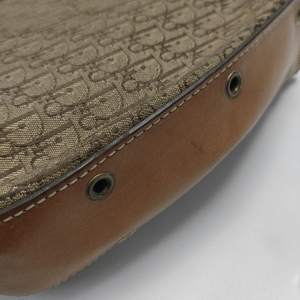 Street Chic Oblique Canvas Brown