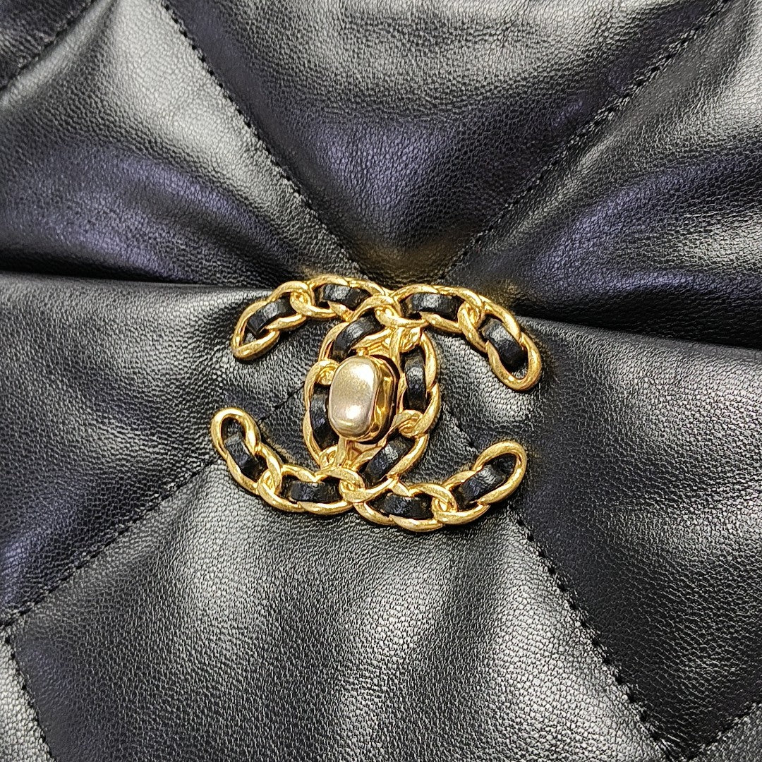 CHANEL 19 Small Quilted Lambskin Black
