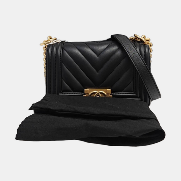 BOY CHANEL Small Chevron Calfskin Black