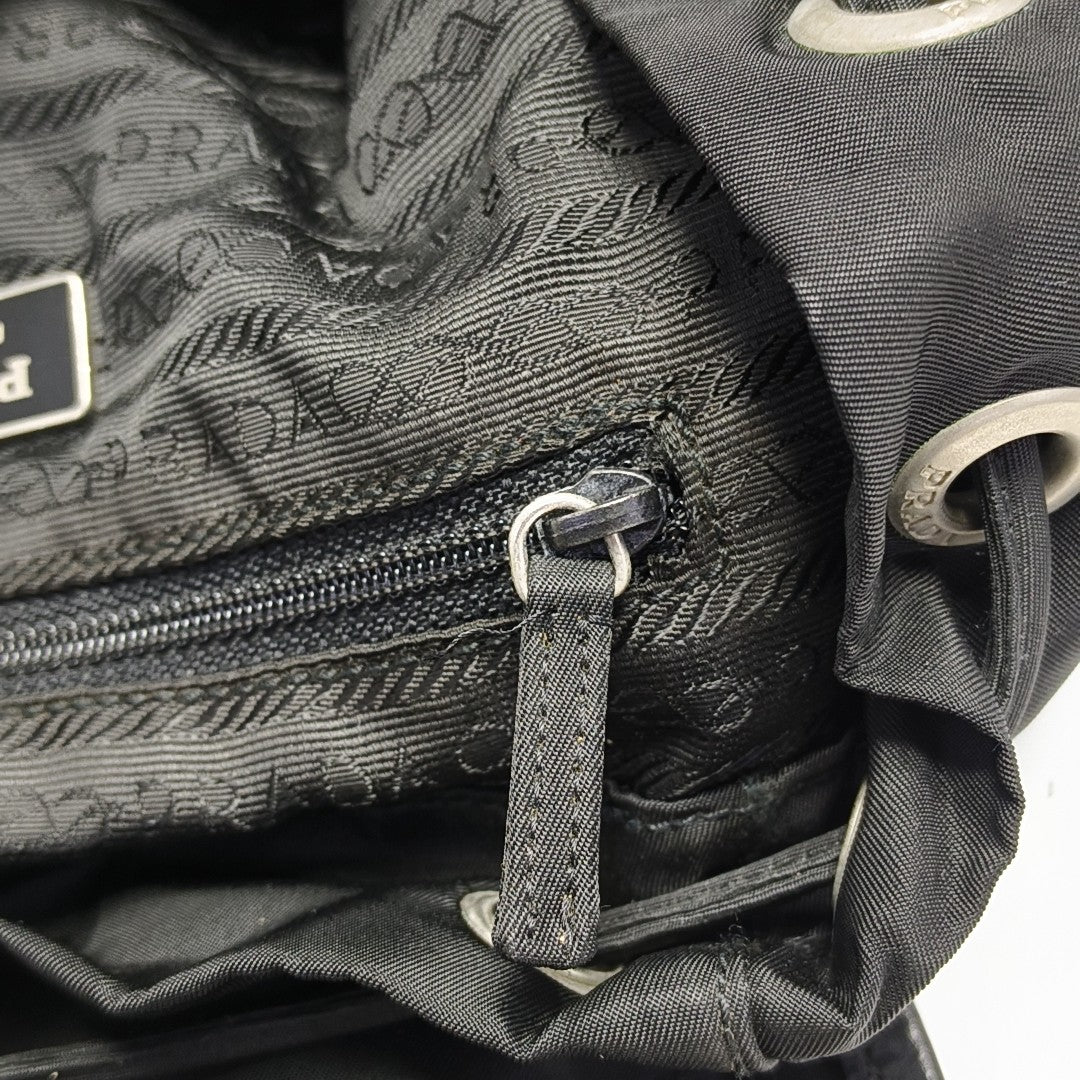 Vela Nylon Black