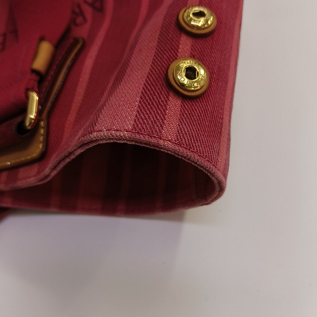 Canvas Red