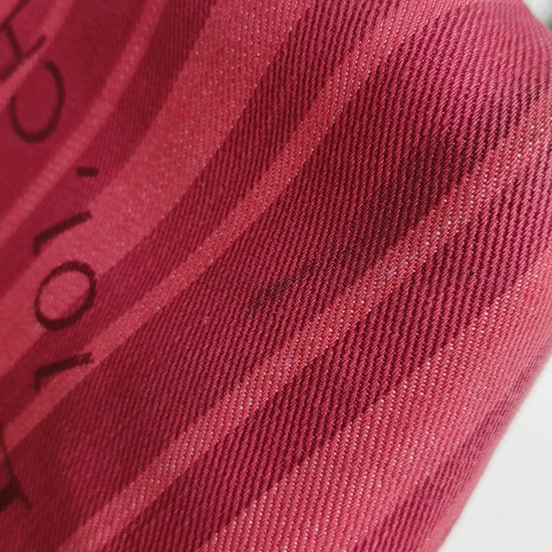 Canvas Red
