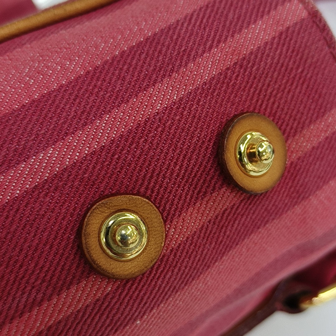 Canvas Red