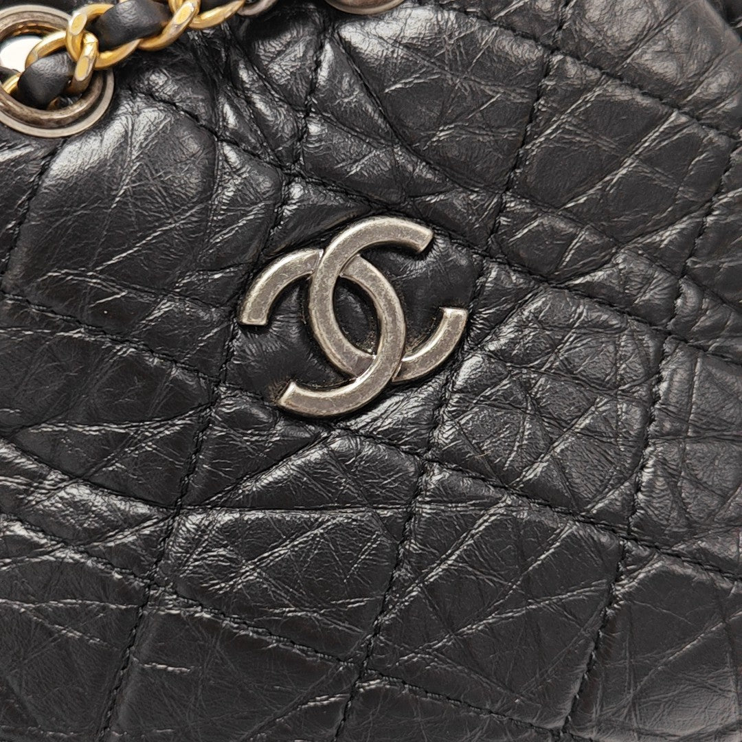 GABRIELLE Small Quilted Calfskin Black