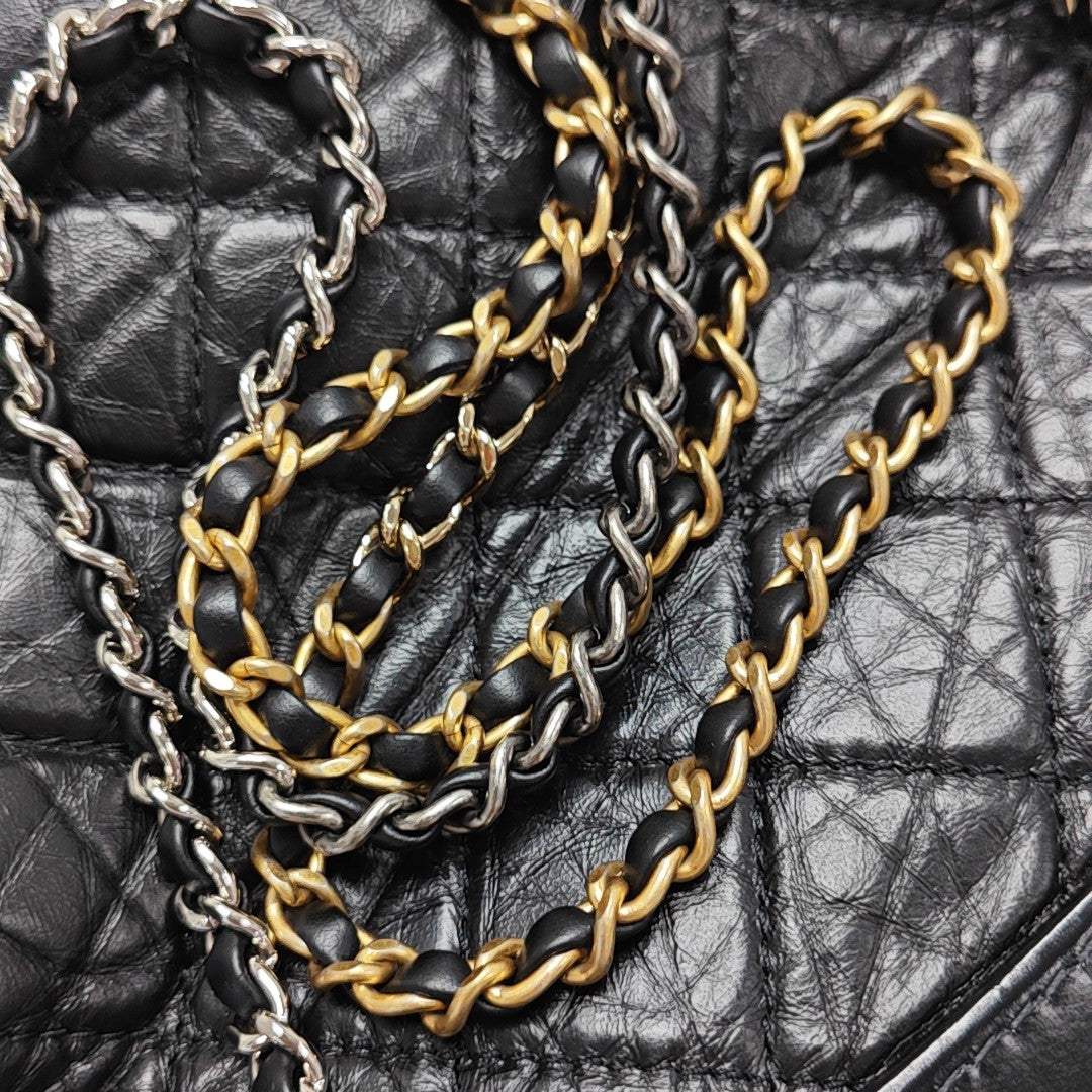 GABRIELLE Small Quilted Calfskin Black