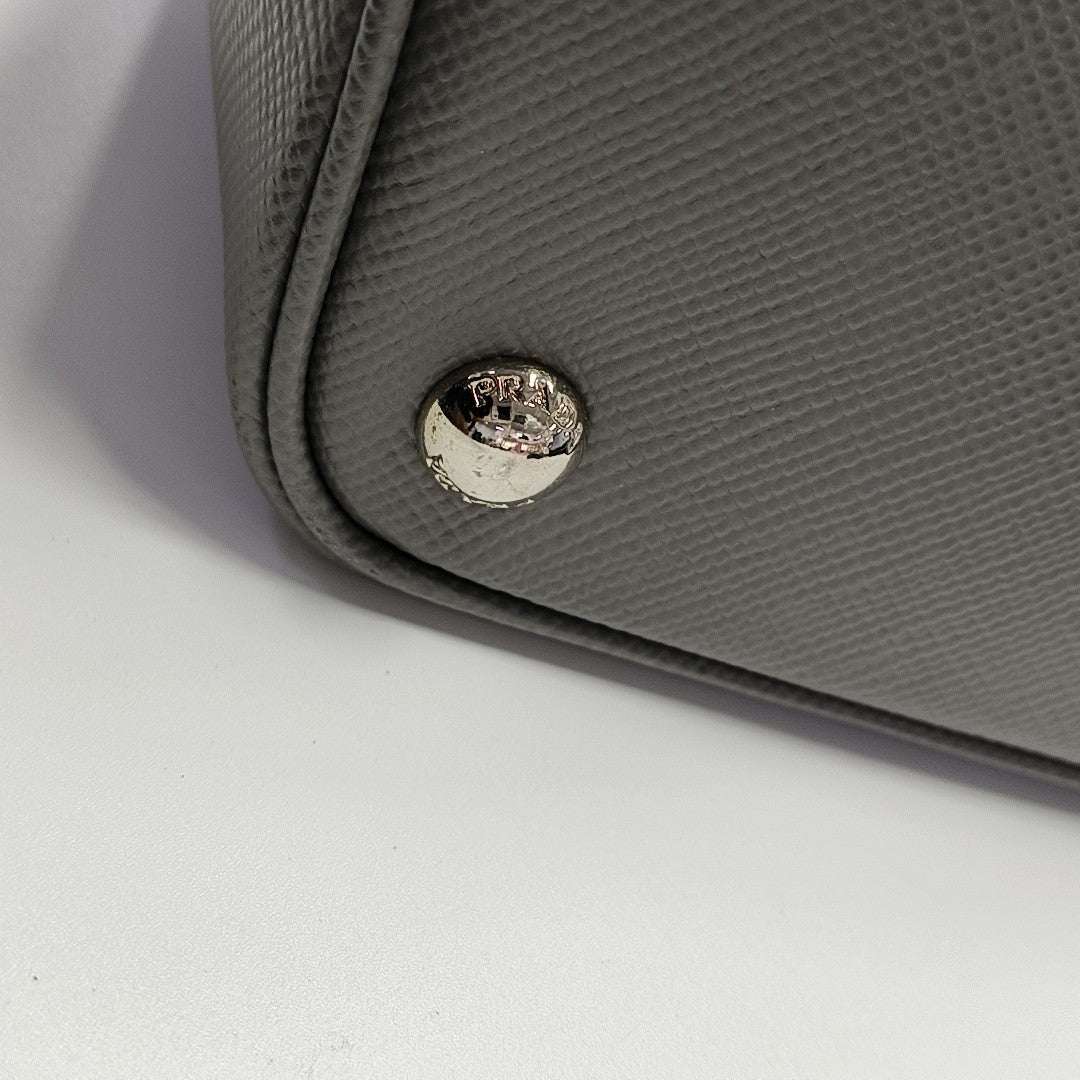 Double Medium Calfskin Gray