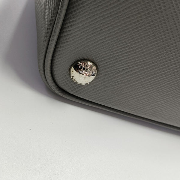 Double Medium Calfskin Gray