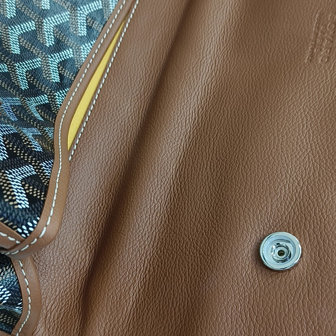 Saint Léger Coated Canvas Brown
