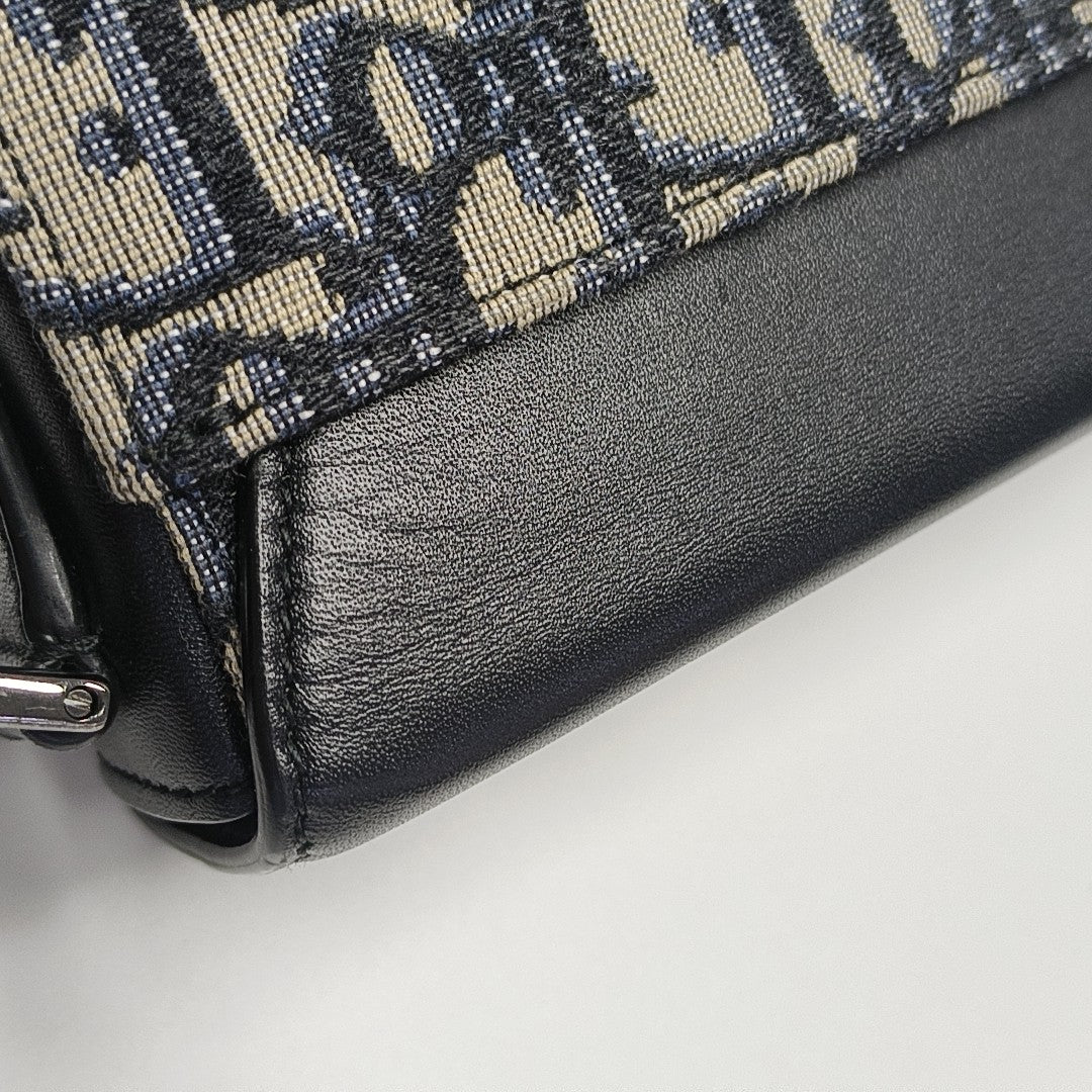 Lock Oblique Canvas Beige