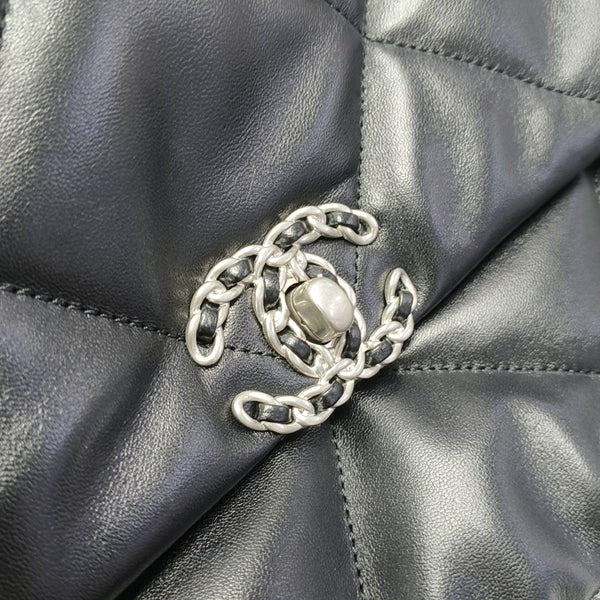 CHANEL 19 Medium Quilted Lambskin Black