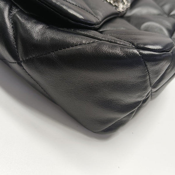 CHANEL 19 Medium Quilted Lambskin Black