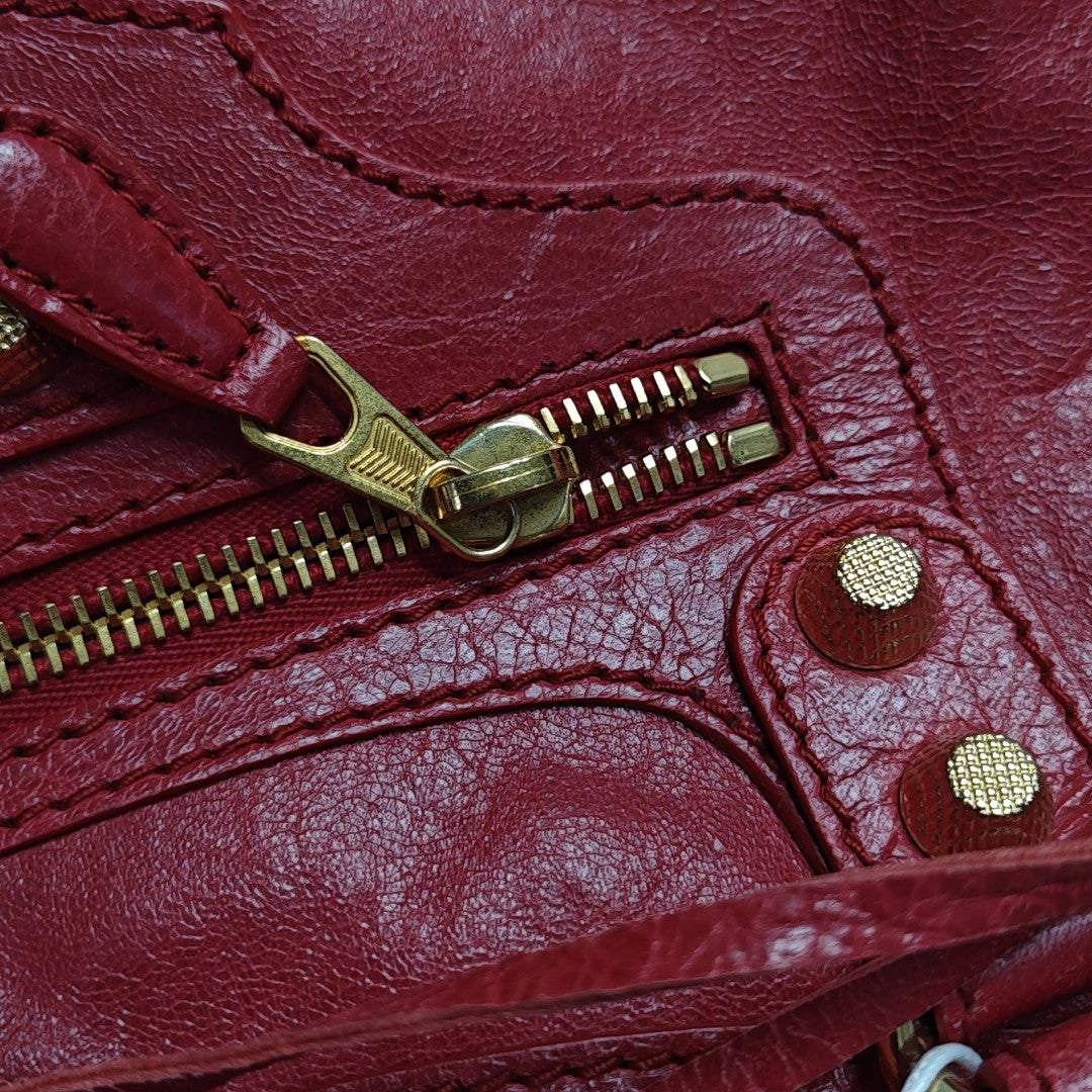 Classic City Medium Lambskin Red