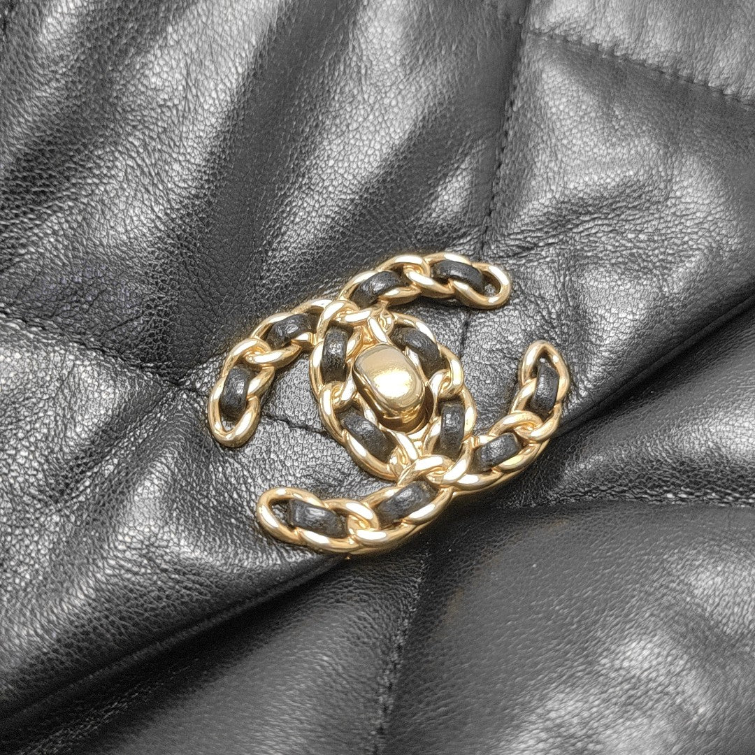 CHANEL 19 Small Quilted Lambskin Black