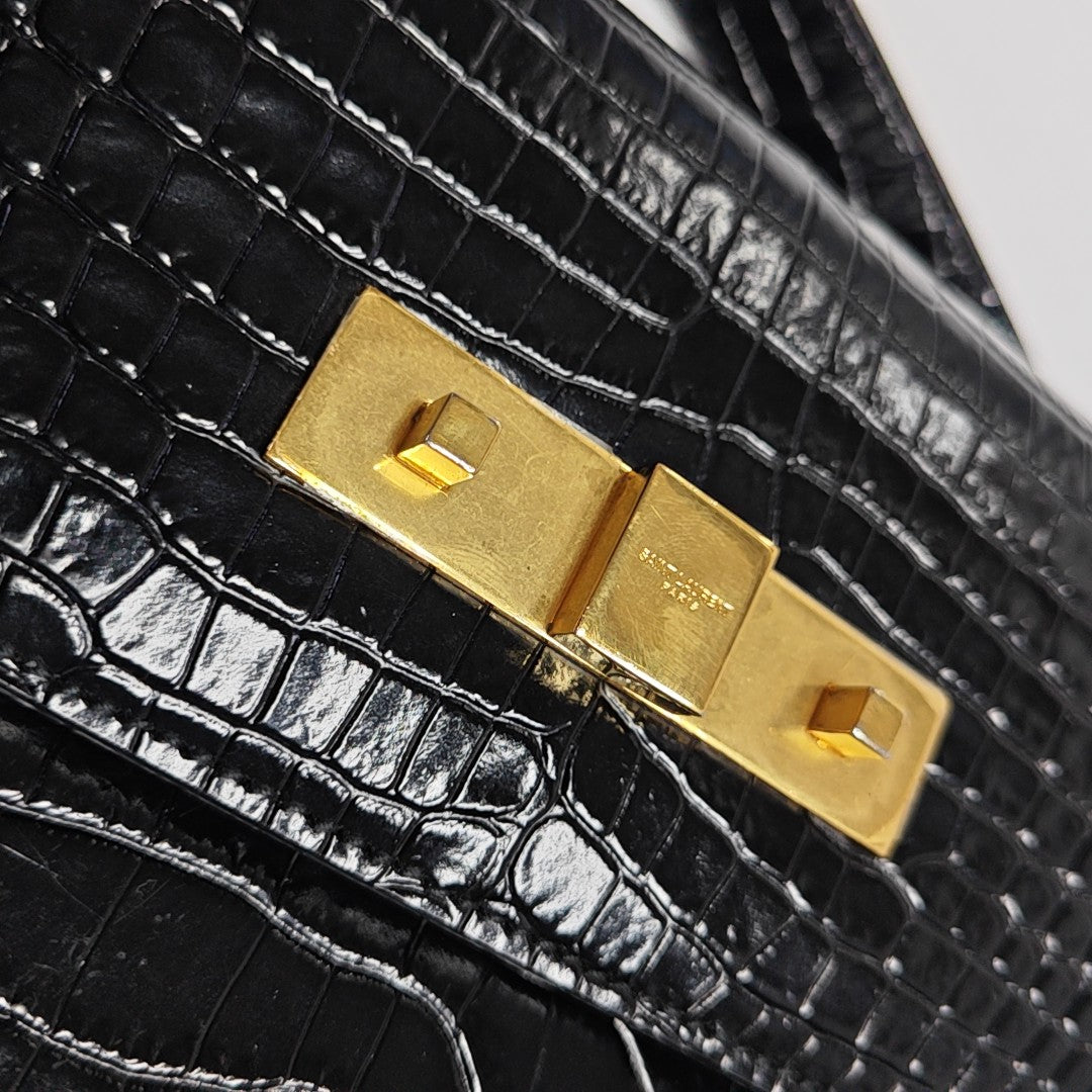 MANHATTAN Medium Calfskin Black