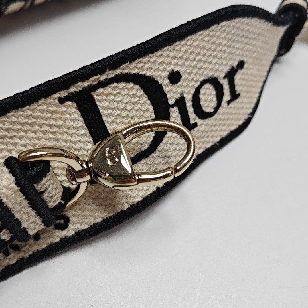 Lady Dior Medium Canvas White