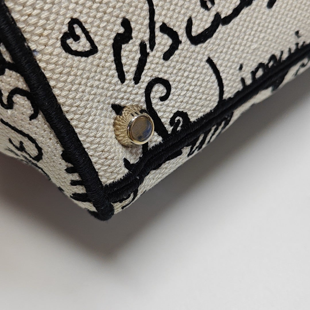 Lady Dior Medium Canvas White