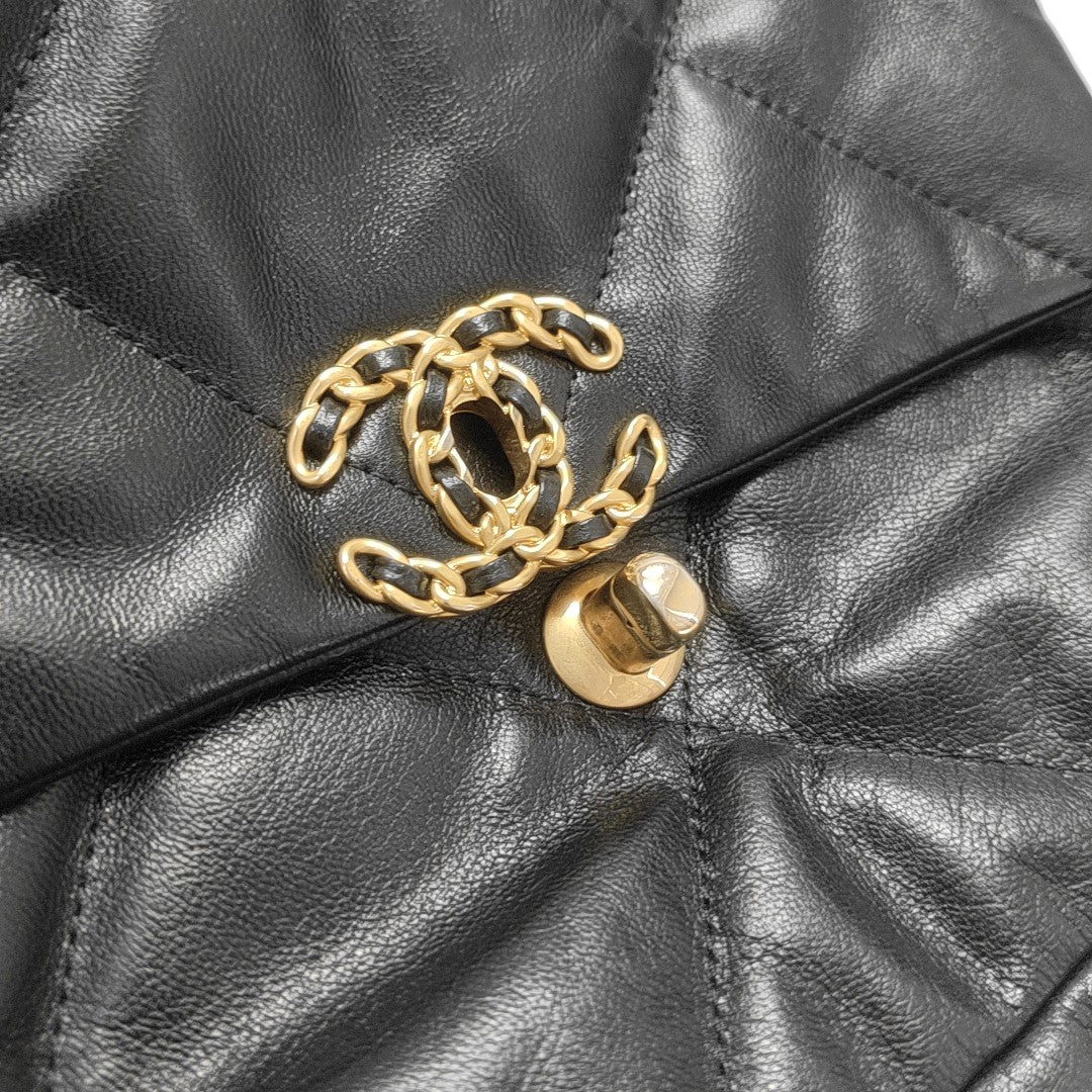 CHANEL 19 Small Quilted Lambskin Black