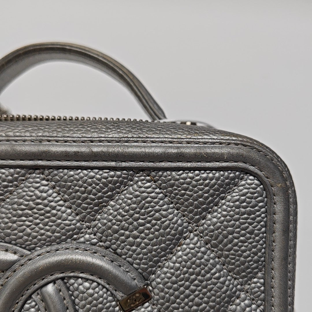 FILIGREE Small Quilted Grained Calfskin Silver