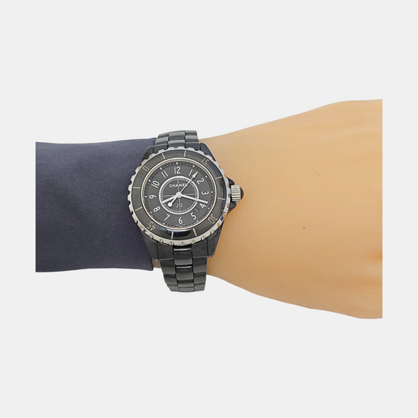 J12 33mm Black Quartz Watch