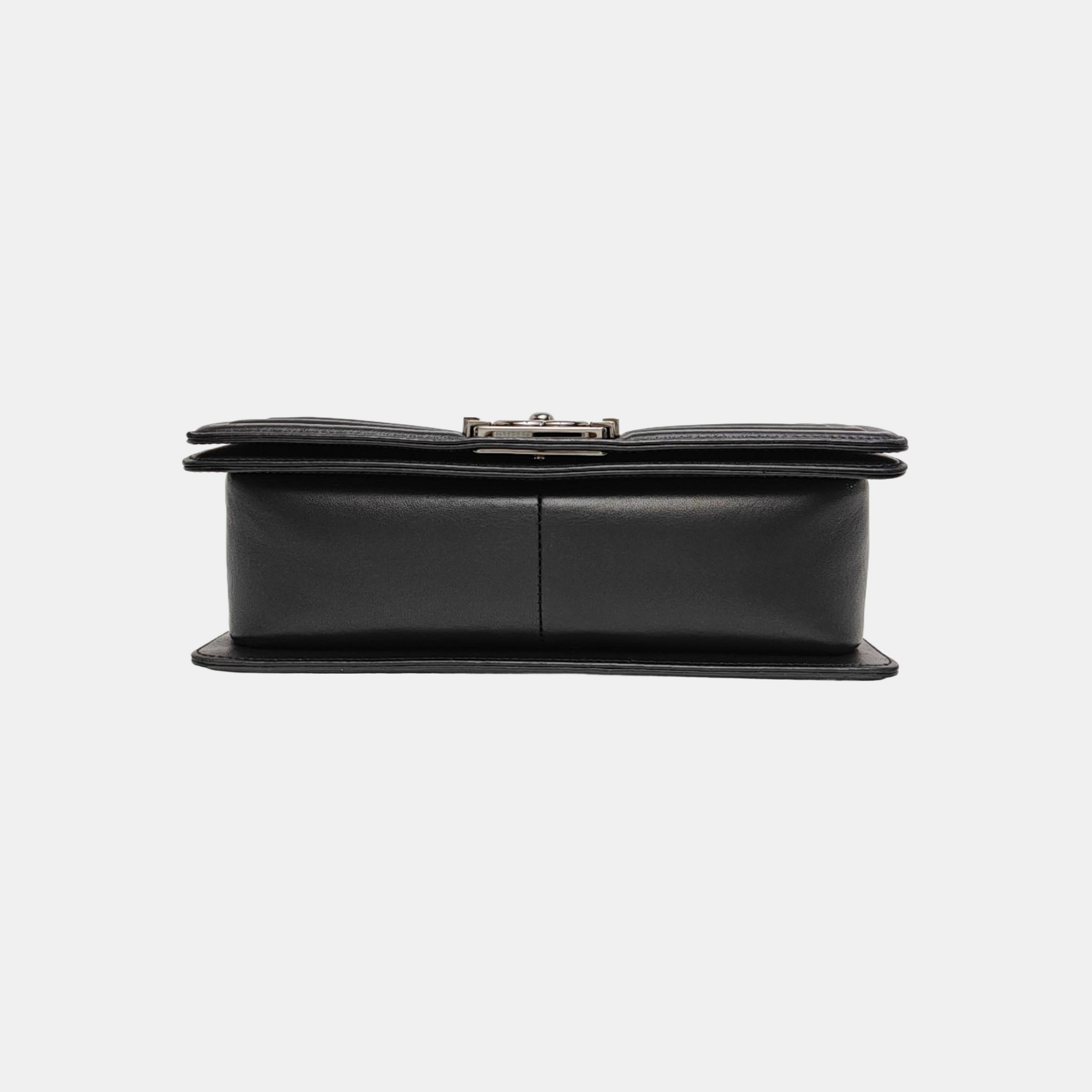 BOY CHANEL Medium Lambskin Black