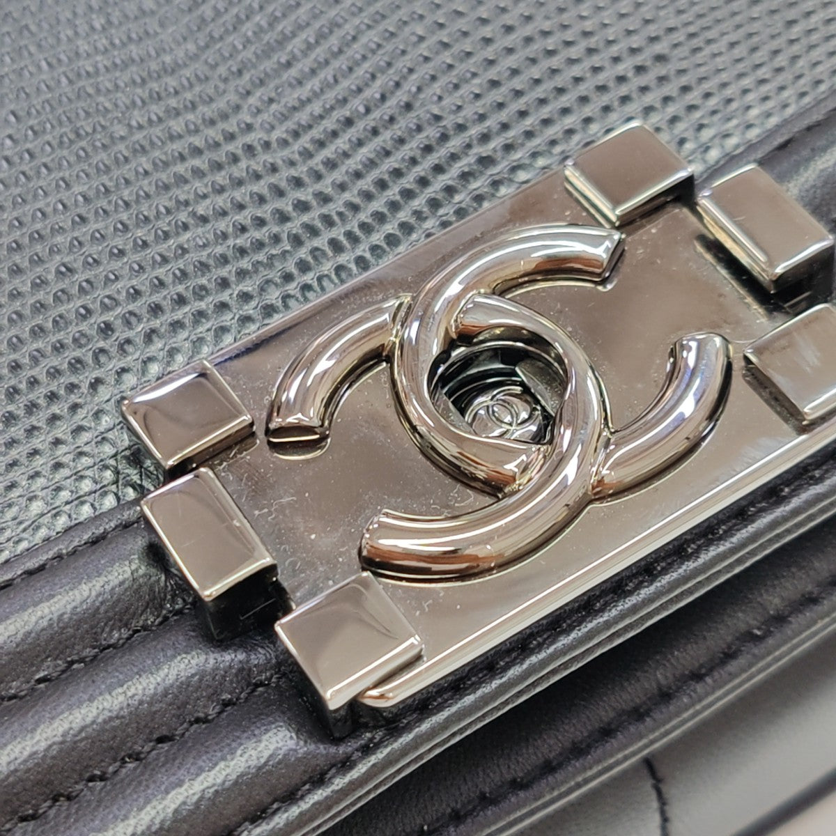 BOY CHANEL Medium Lambskin Black