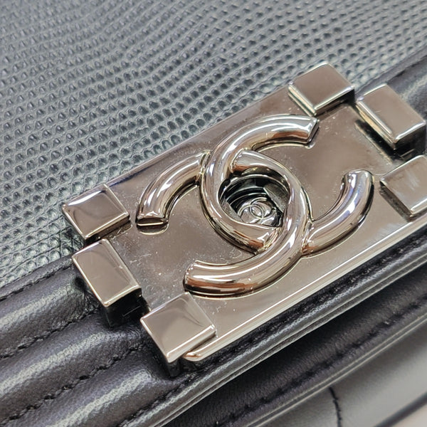 BOY CHANEL Medium Lambskin Black