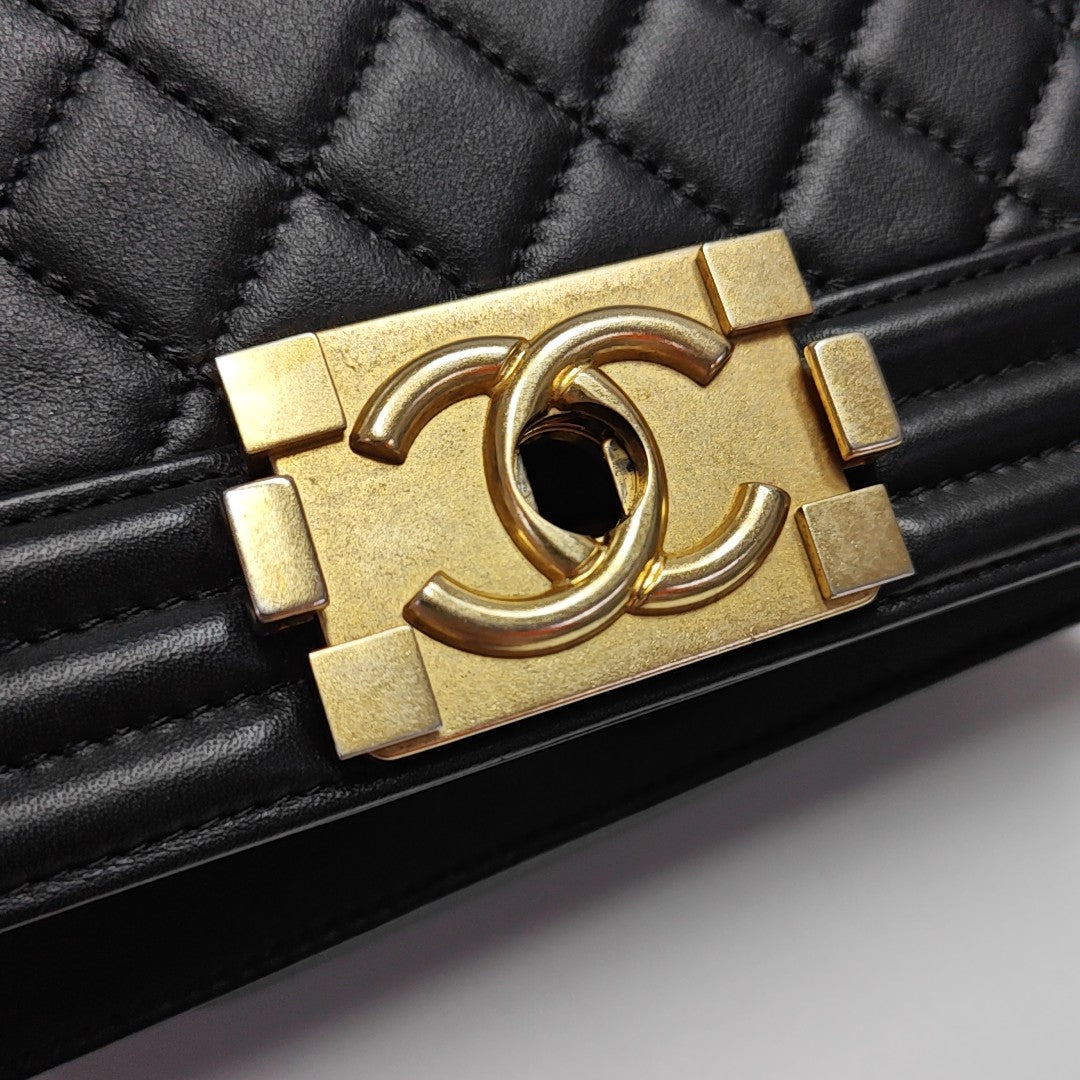 BOY CHANEL Small Quilted Calfskin Black