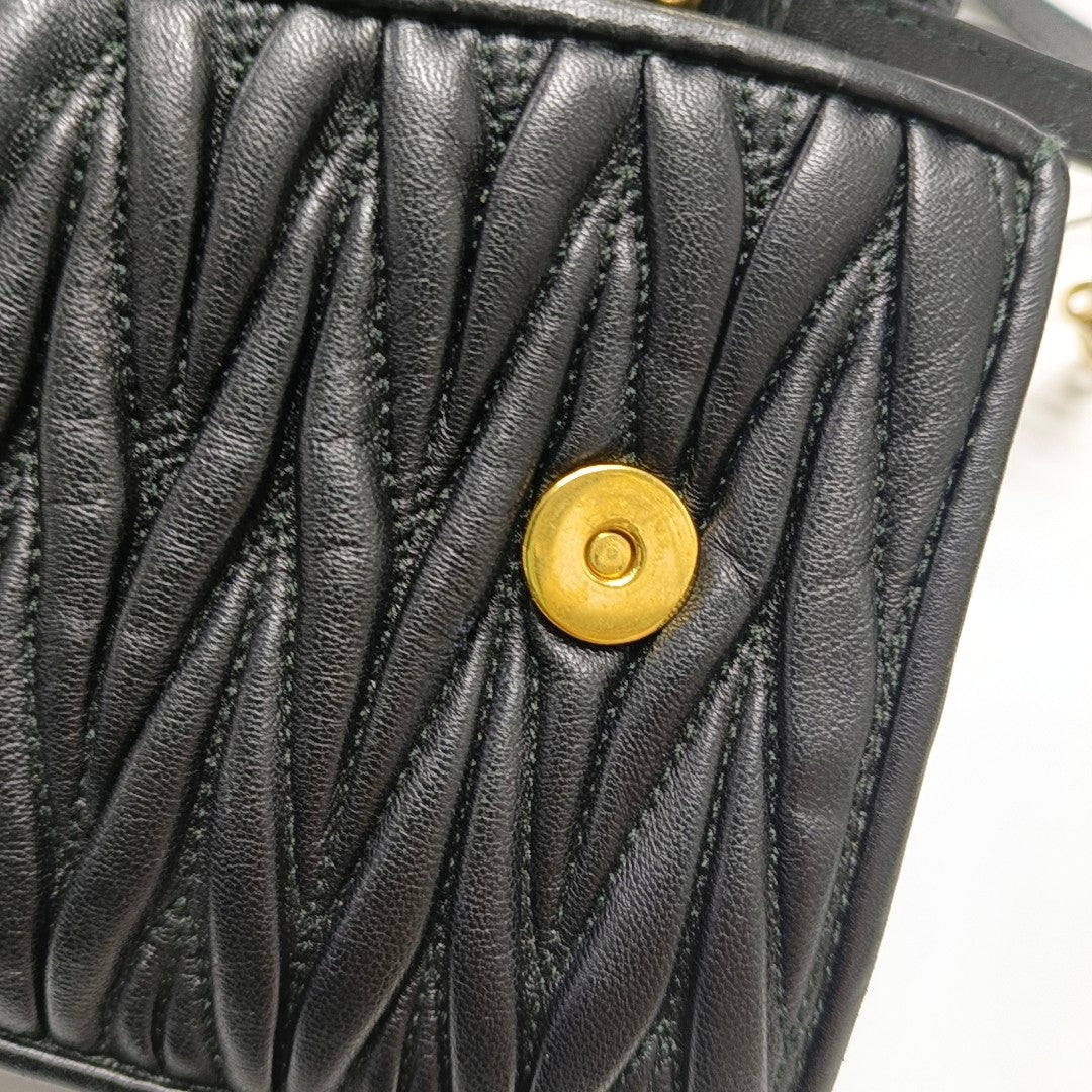 Authenticated pre-owned  Matelassé Lambskin Black - Shoulder Bag at Looply