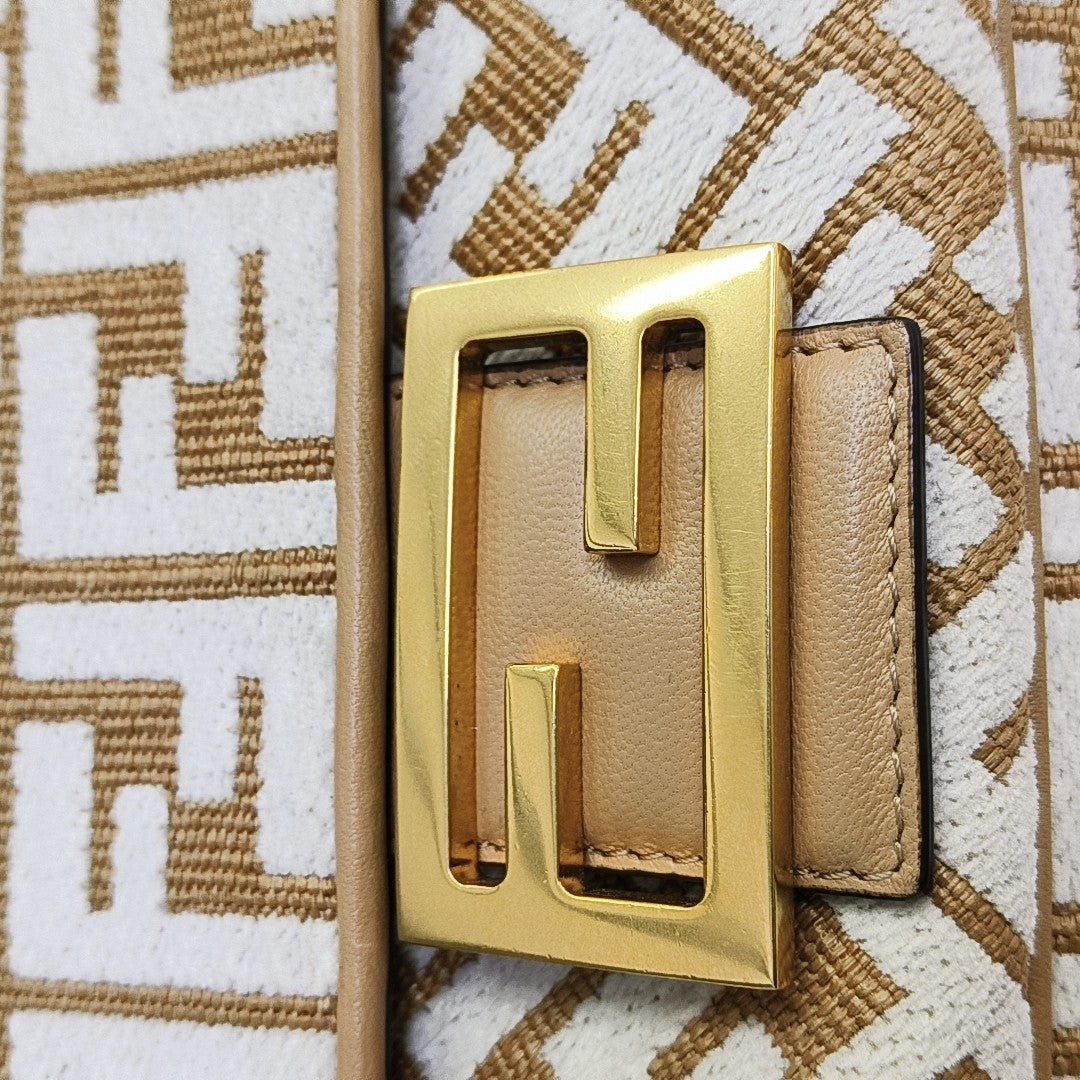 Baguette Mini Wool Beige