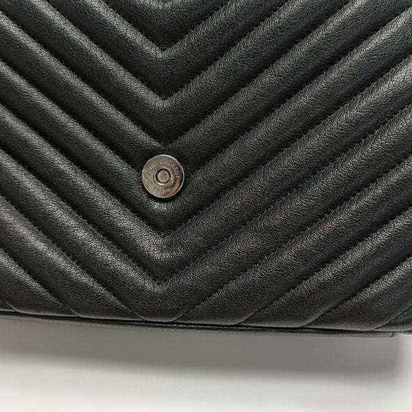 COLLEGE Medium Chevron Lambskin Black