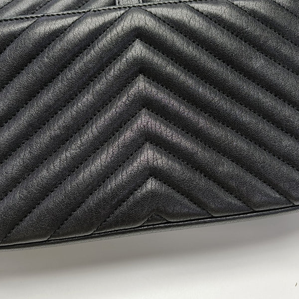 COLLEGE Medium Chevron Lambskin Black