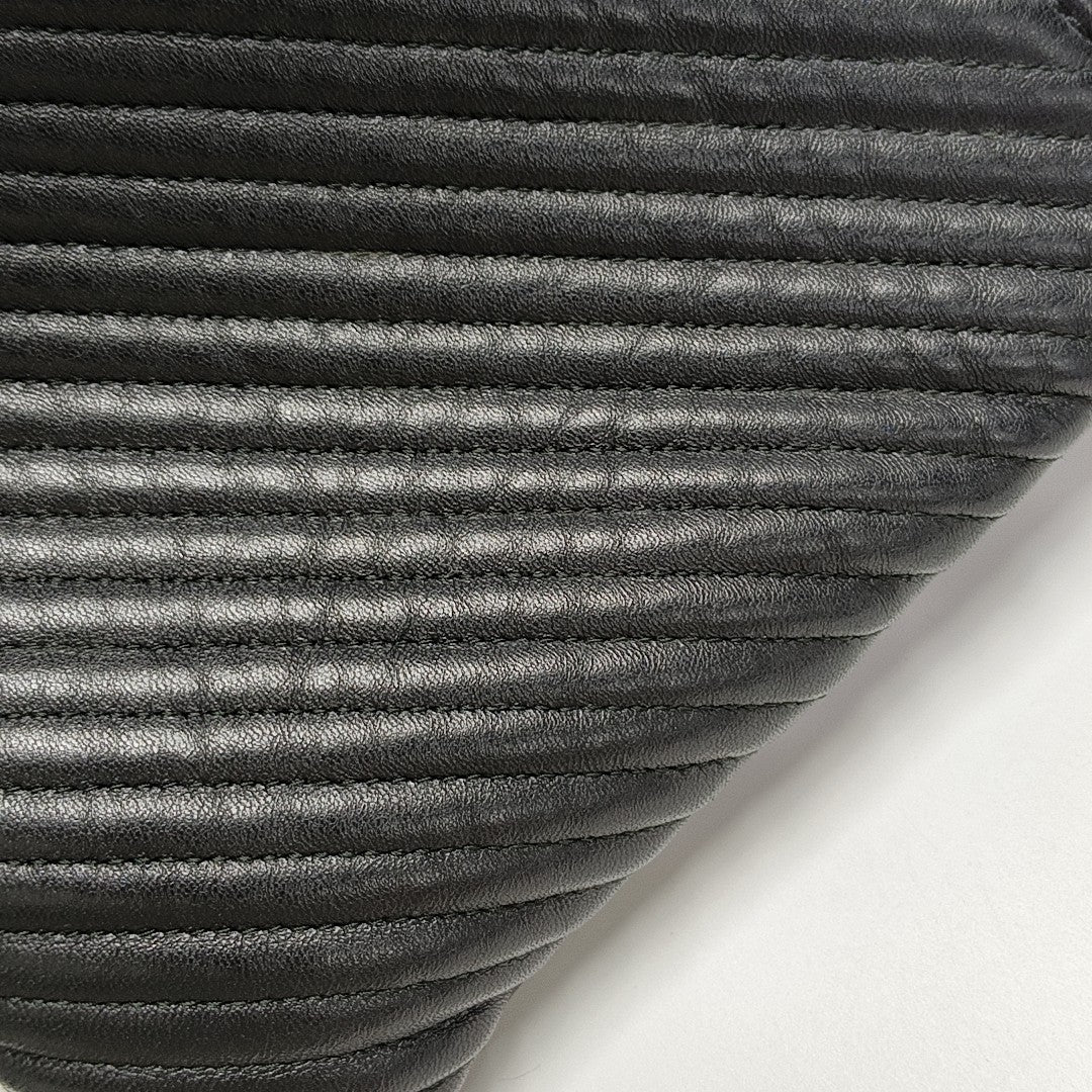BOY CHANEL Medium Chevron Lambskin Black