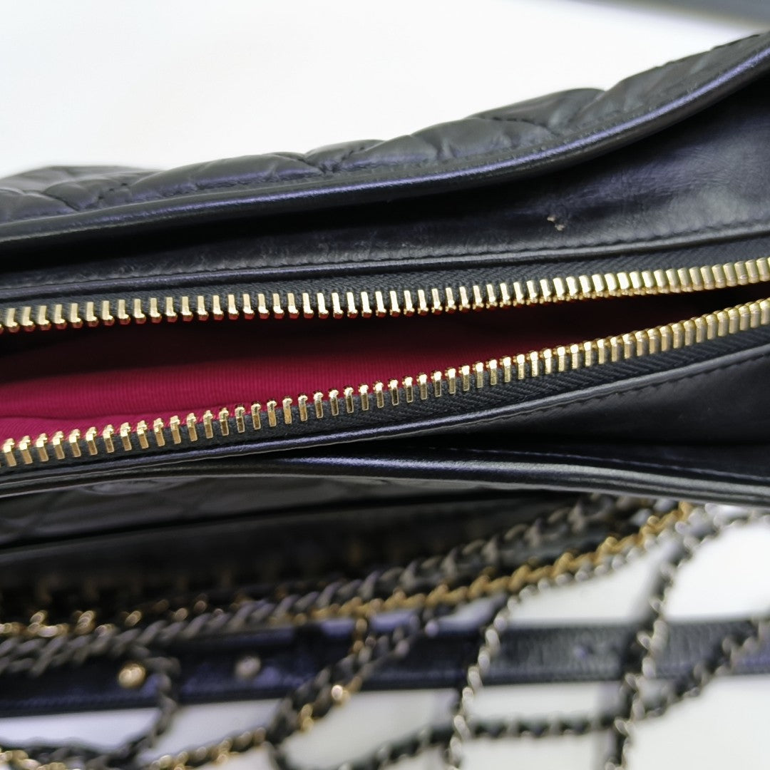 GABRIELLE Large Quilted Calfskin Black