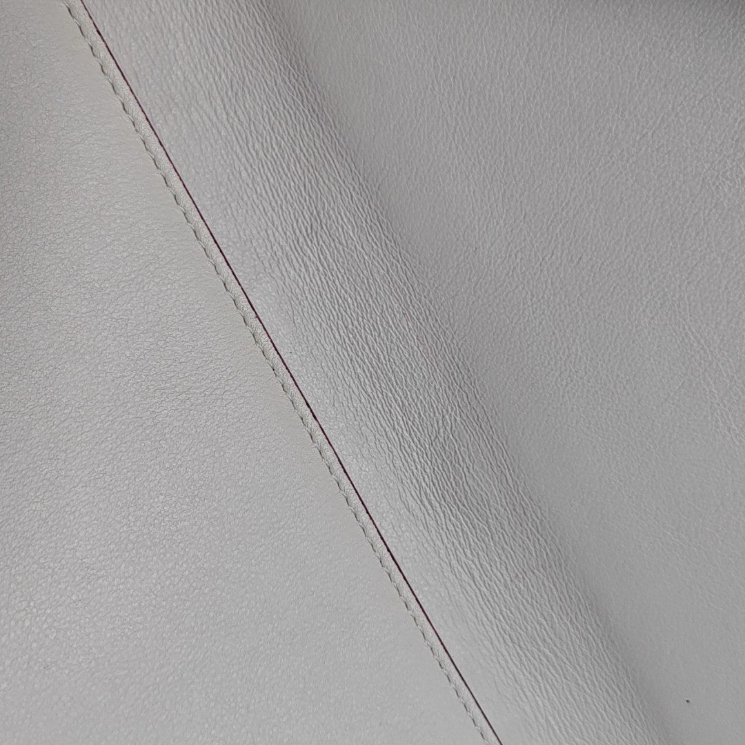 Explorer Calfskin White