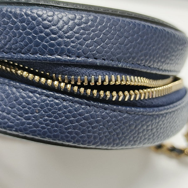 Mini azul de piel de becerro granulada FILIGREE acolchado