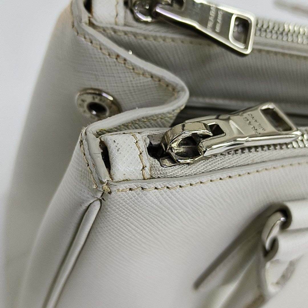 Galleria Medium Saffiano Calfskin White
