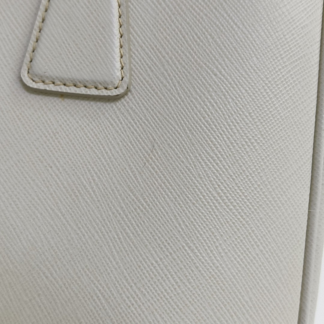 Galleria Medium Saffiano Calfskin White