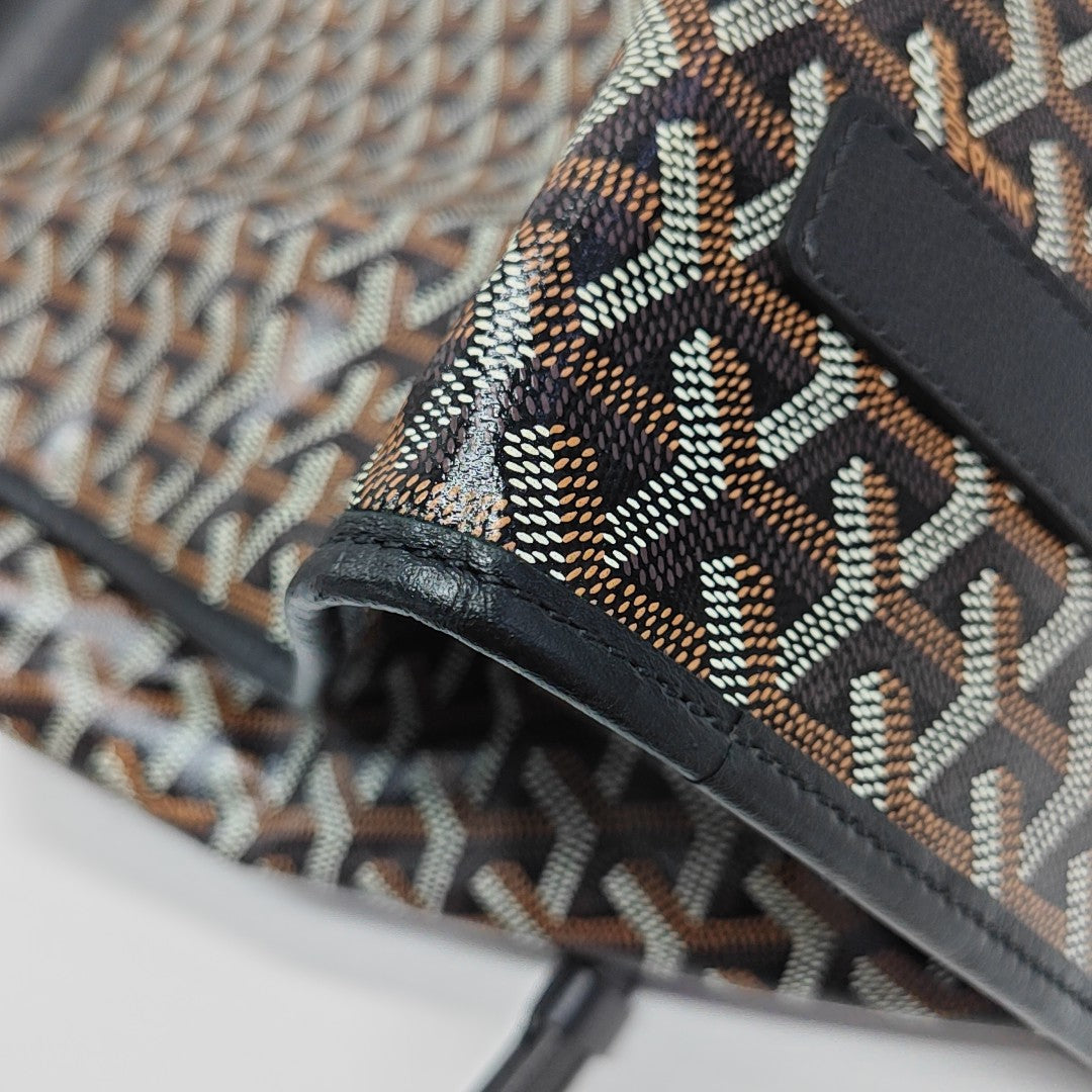 Saint Léger Coated Canvas Black