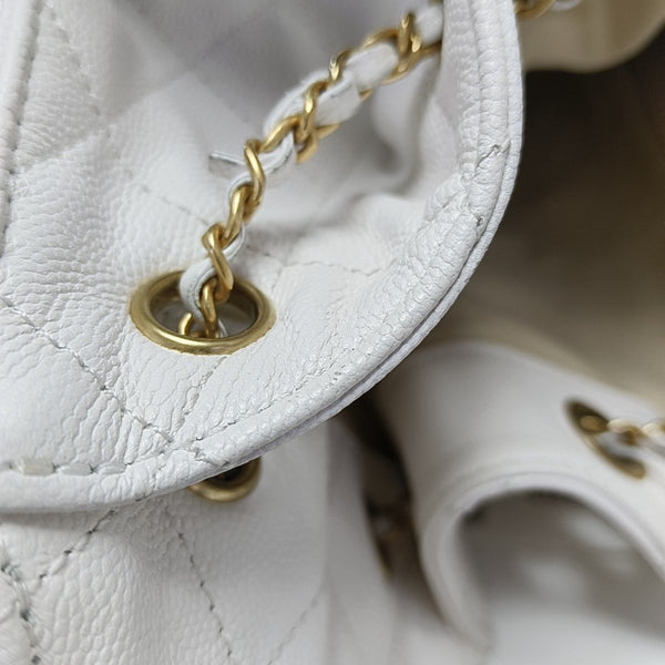 CHANEL 25 Mediano Piel de Becerro Acolchada Blanca