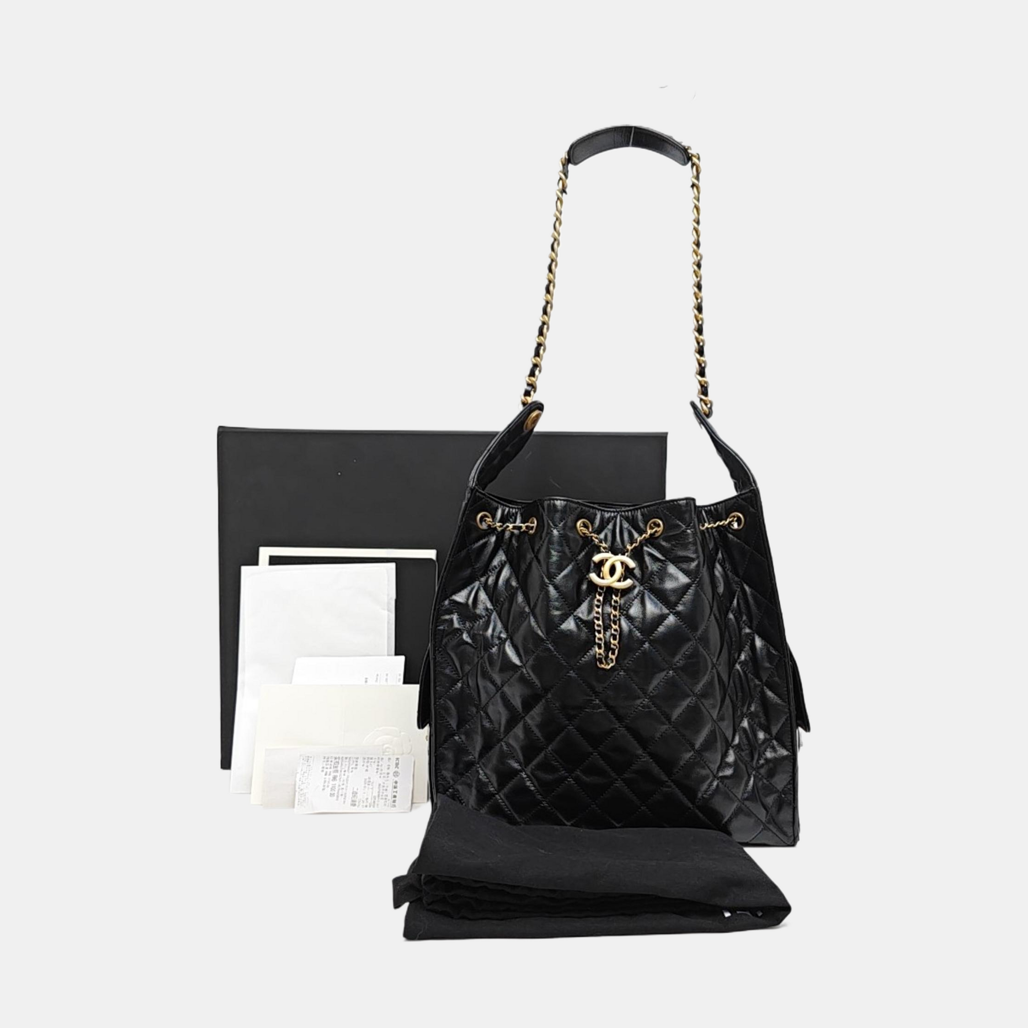 CHANEL 25 Mediano Piel de Becerro Acolchada Negro