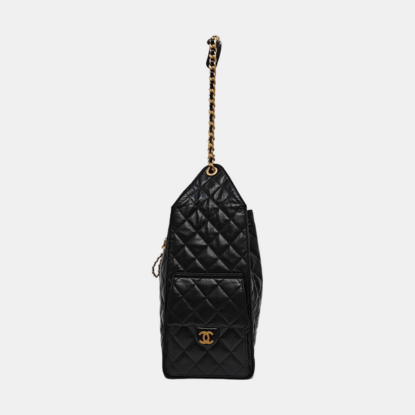 CHANEL 25 Mediano Piel de Becerro Acolchada Negro