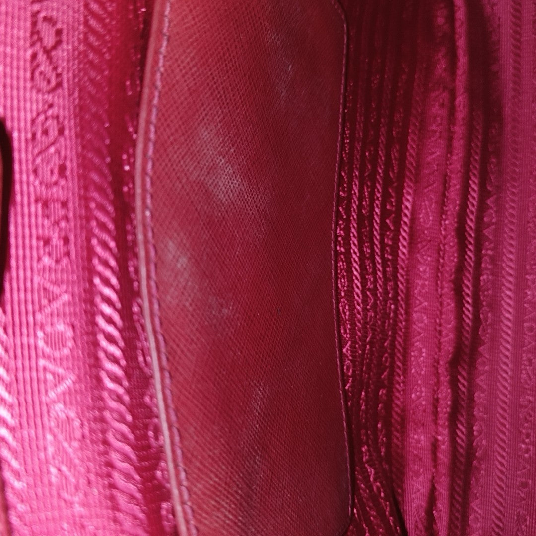 Galleria Extra Large Saffiano Calfskin Red