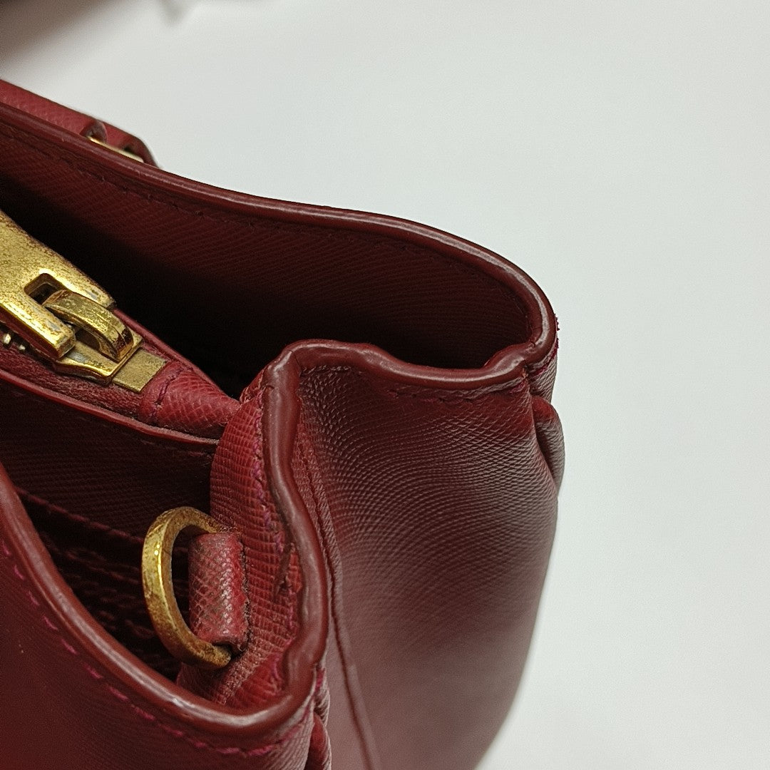 Galleria Extra Large Saffiano Calfskin Red