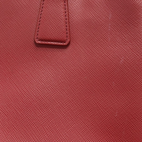 Galleria Extra Large Saffiano Calfskin Red