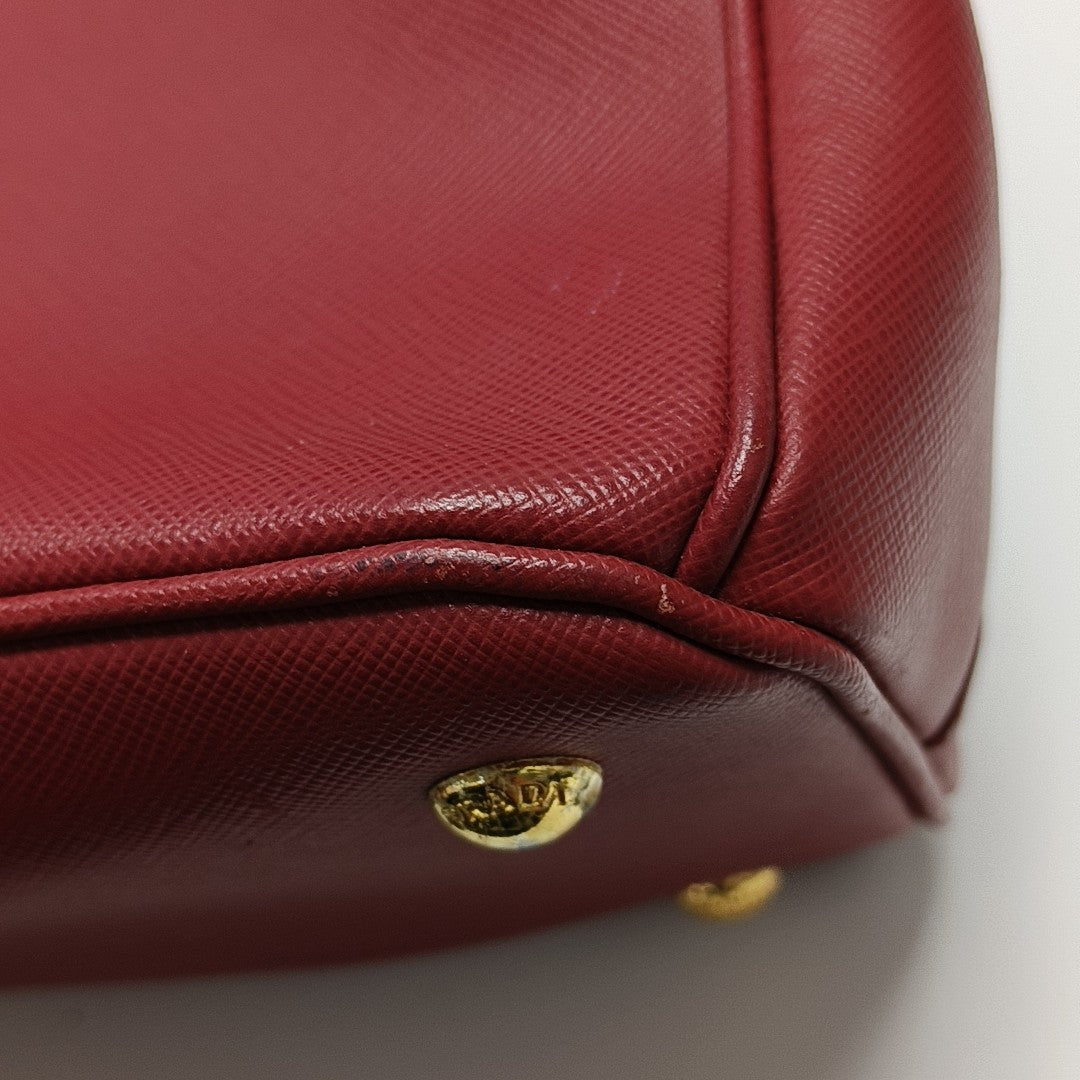 Galleria Extra Large Saffiano Calfskin Red